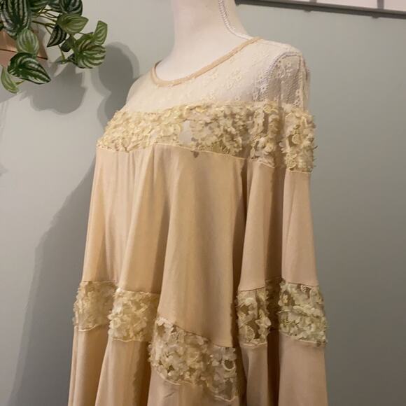 POL Mixed Media Top Large - Picture 4 of 9